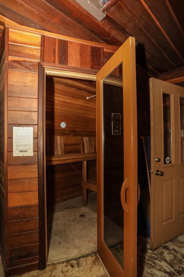 The Lodge At Beaver Lake Bed And Breakfast Rogers Εξωτερικό φωτογραφία