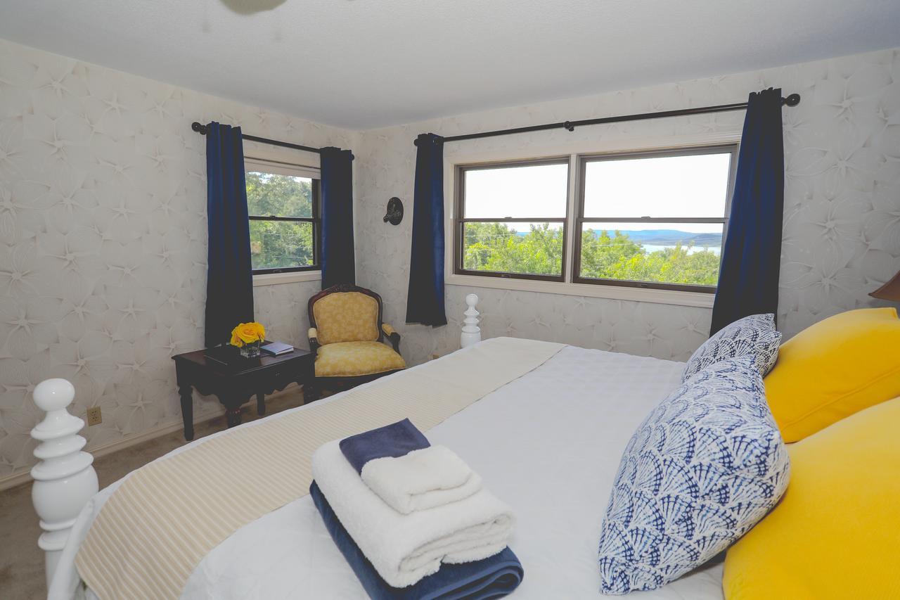 The Lodge At Beaver Lake Bed And Breakfast Rogers Εξωτερικό φωτογραφία