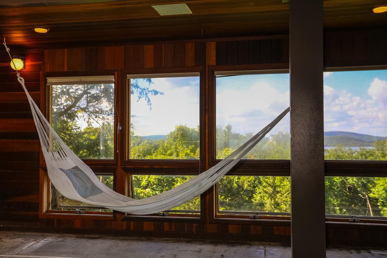 The Lodge At Beaver Lake Bed And Breakfast Rogers Εξωτερικό φωτογραφία