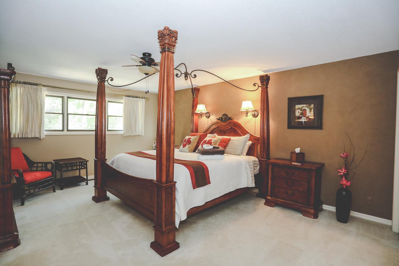 The Lodge At Beaver Lake Bed And Breakfast Rogers Εξωτερικό φωτογραφία